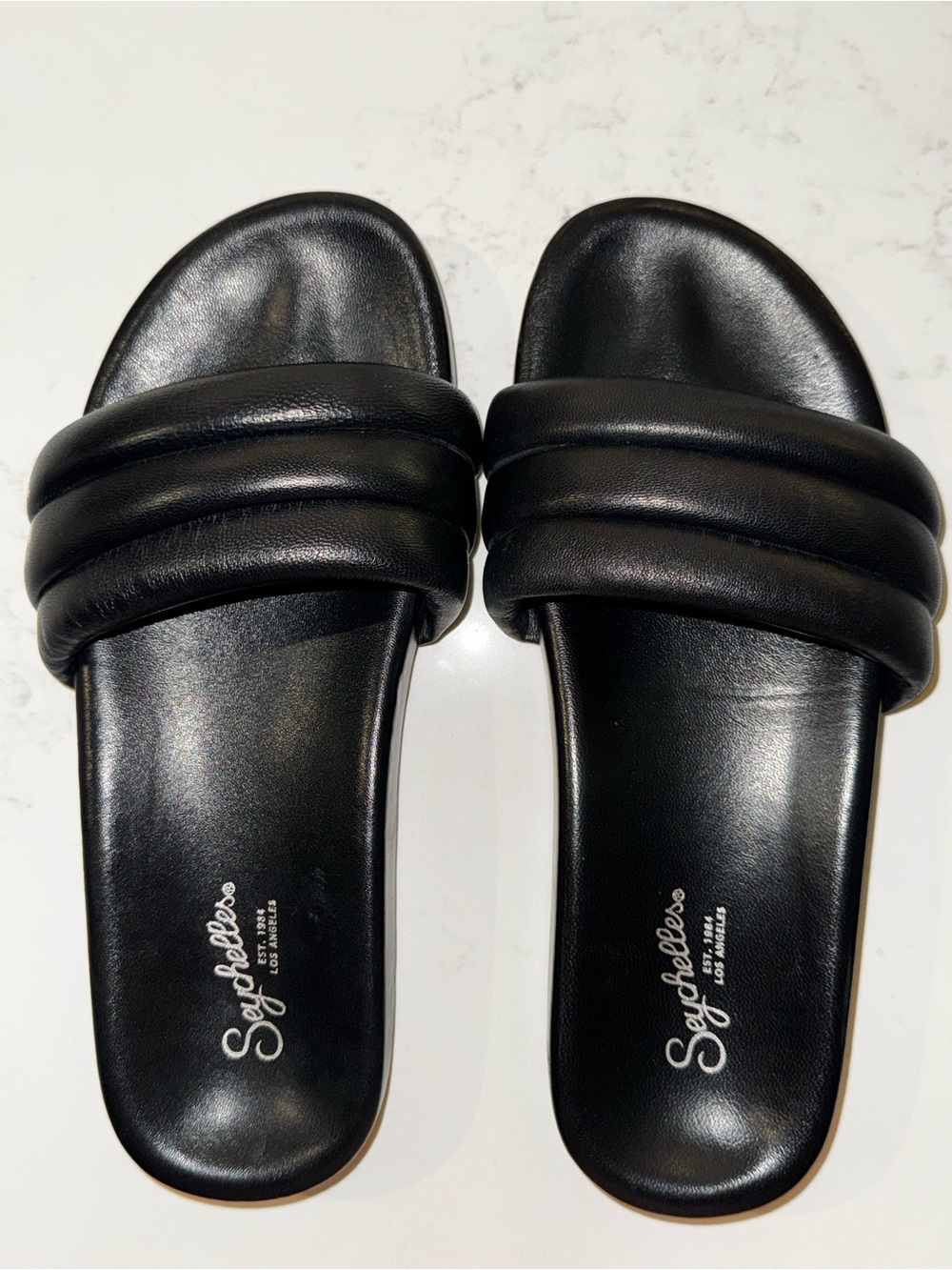 🐚Seychelles 🐚                                      Black Quilted Slide Sandals